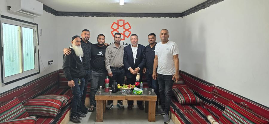 مؤسسة أهل الخير سند للإنسان والمجتمع تقدم دعم مادي في ظل حالة الطوارئ ل ( وحدة الإنقاذ) فرع رهط